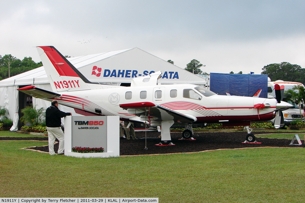 N1911Y, Socata TBM-700 C/N 571, 2011 Sun 'n' Fun Static Display