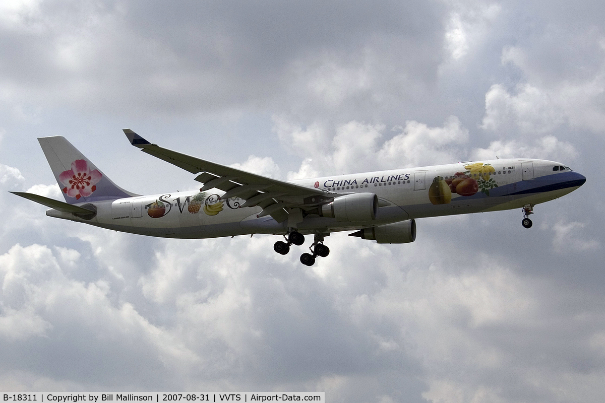 B-18311, 2006 Airbus A330-202 C/N 752, nice n fruity livery