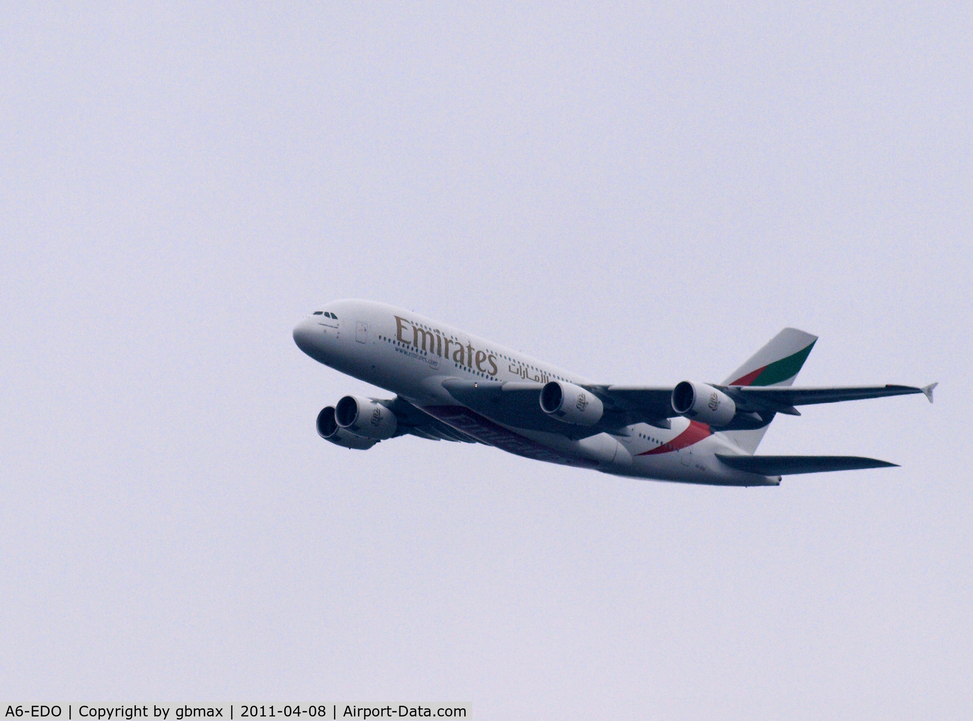 A6-EDO, 2010 Airbus A380-861 C/N 057, Flying over Mineola, NY, going to a landing at JFK