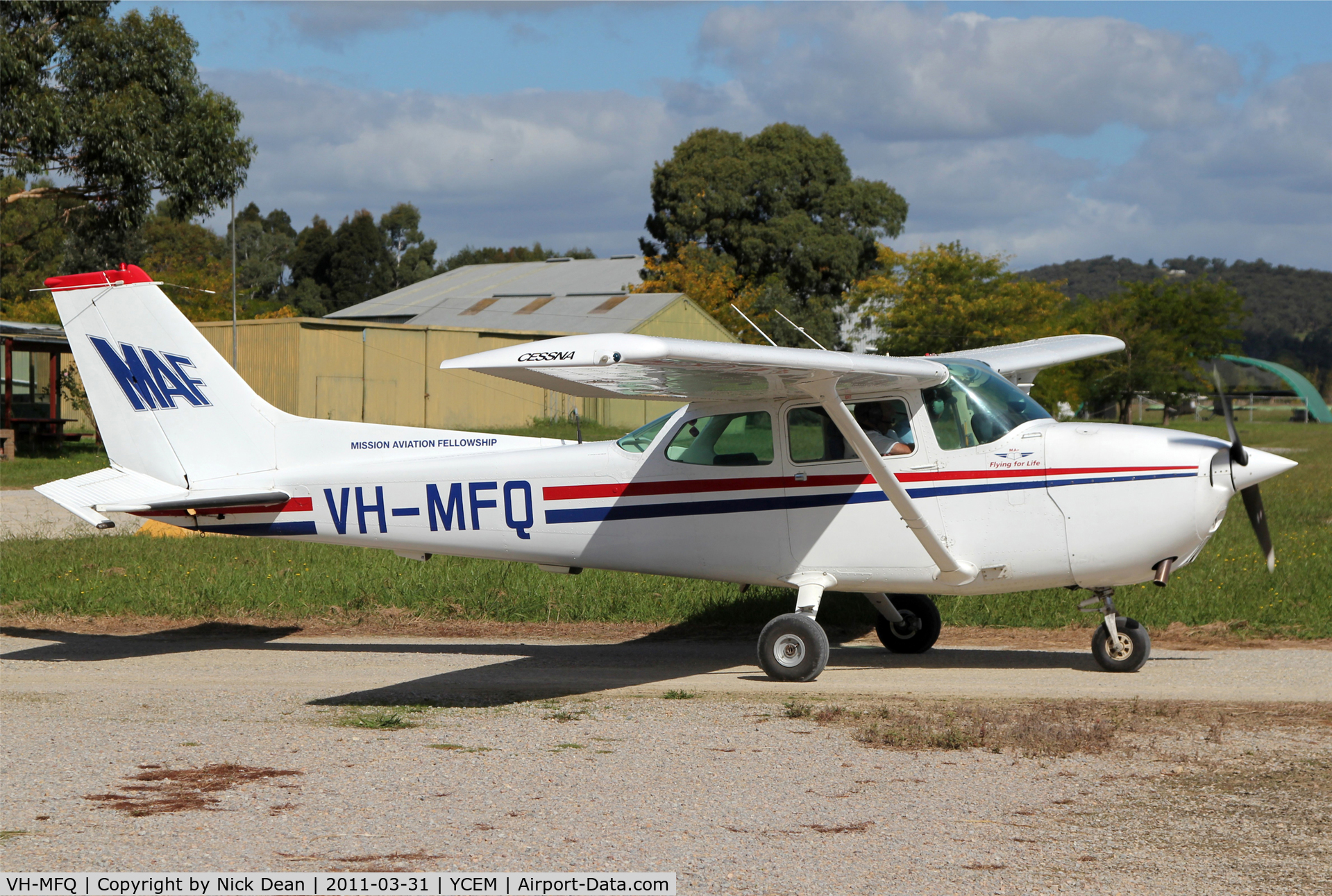 VH-MFQ, 1981 Cessna 172P C/N 17275031, YCEM