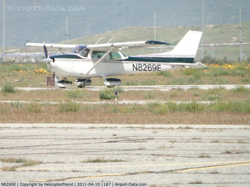 N8269E, 1979 Cessna 172N C/N 17272159, Turning off of the runway and preparing to taxi back for take off