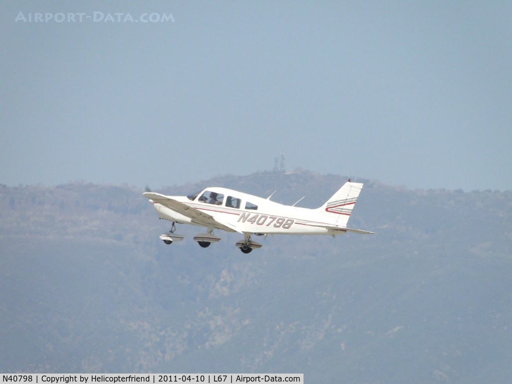 N40798, 1973 Piper PA-28-151 C/N 28-7415087, Airbourne and heading west