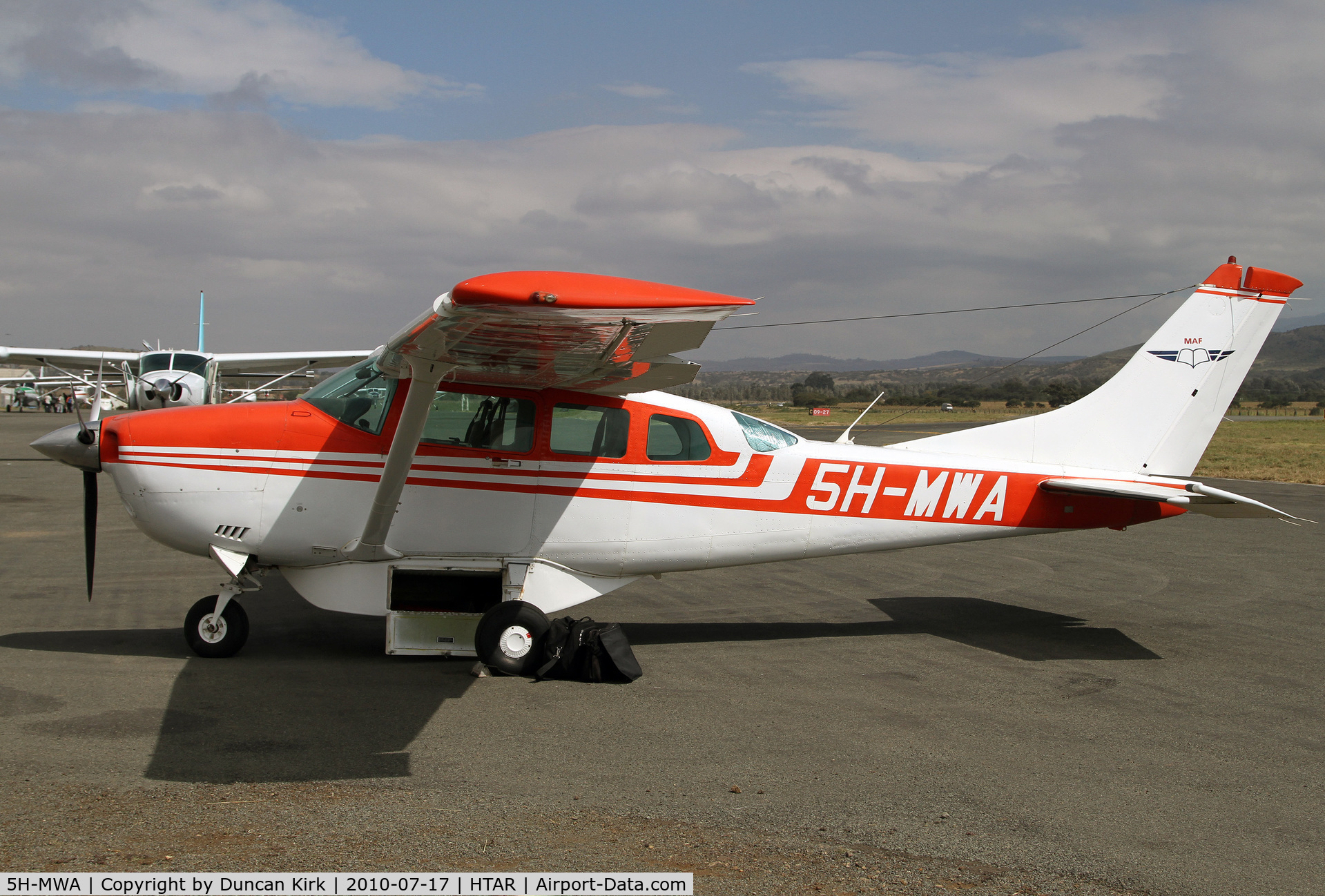 5H-MWA, Cessna U206G Stationair C/N U206G-06806, Cessna U206G c/n U206G06806