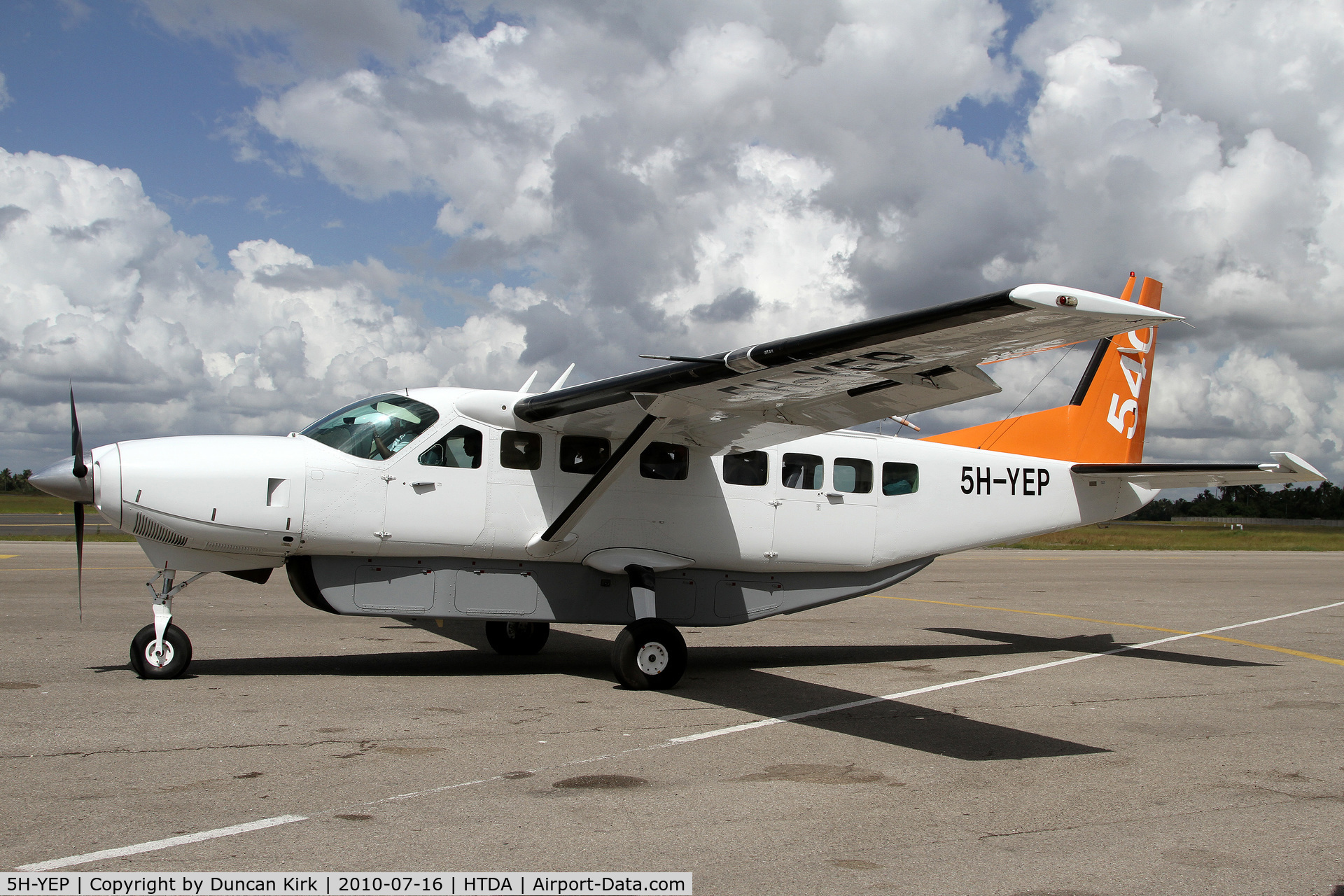 5H-YEP, 1996 Cessna 208B Grand Caravan C/N 208B0525, Nice Fly540 Caravan