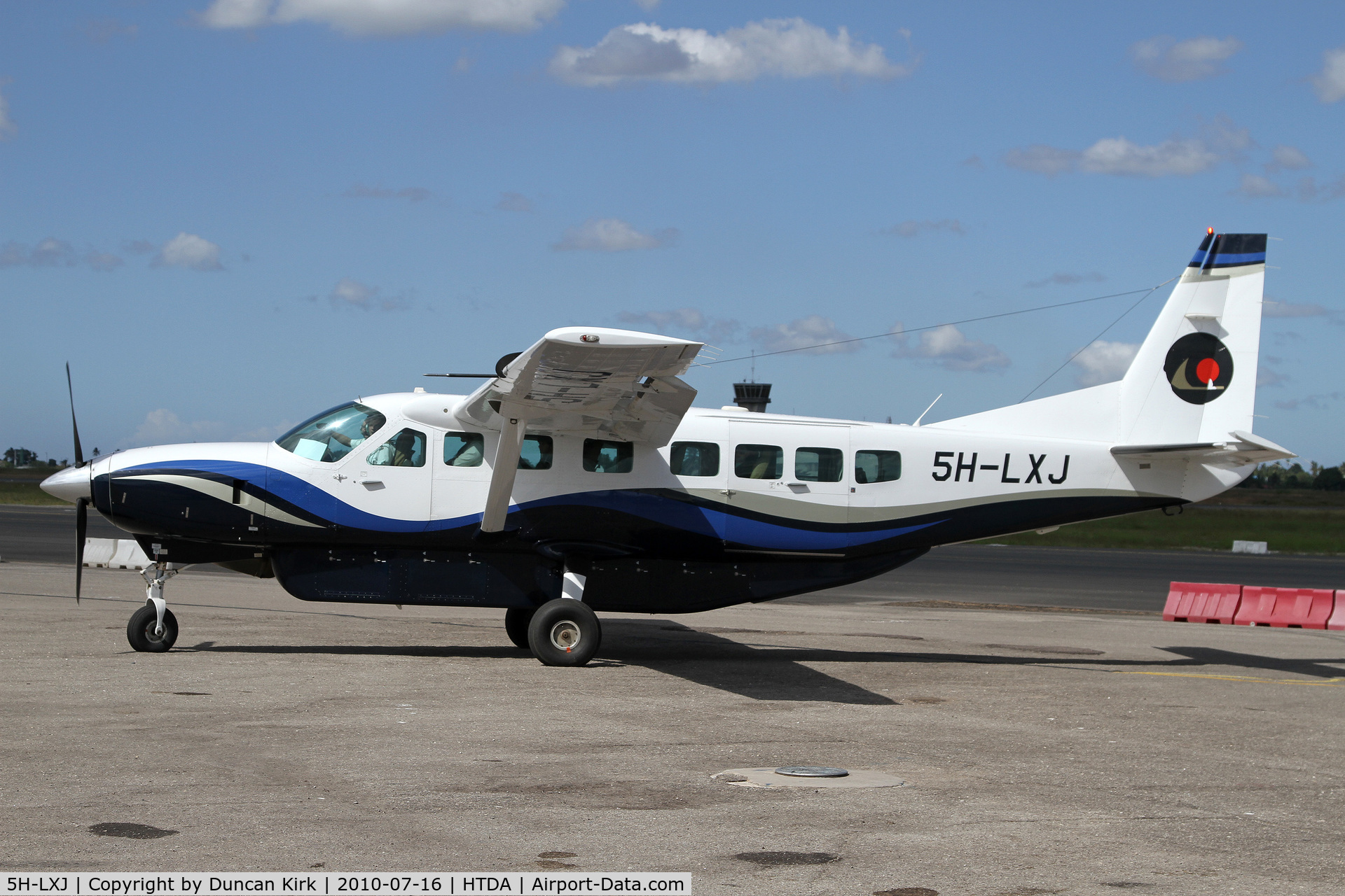 5H-LXJ, 2006 Cessna 208B Grand Caravan C/N 208B1230, Taxiing out this aircraft is leased to Coastal