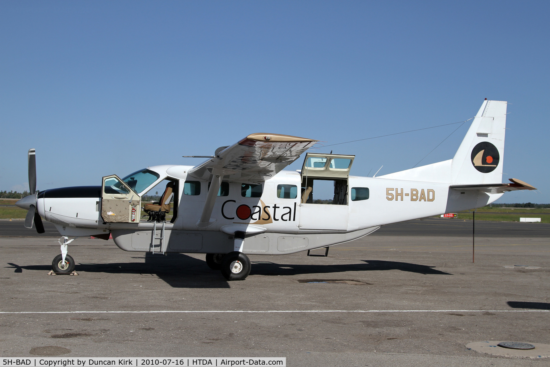 5H-BAD, 1996 Cessna 208B Grand Caravan C/N 208B0586, Costal Cessna 208B