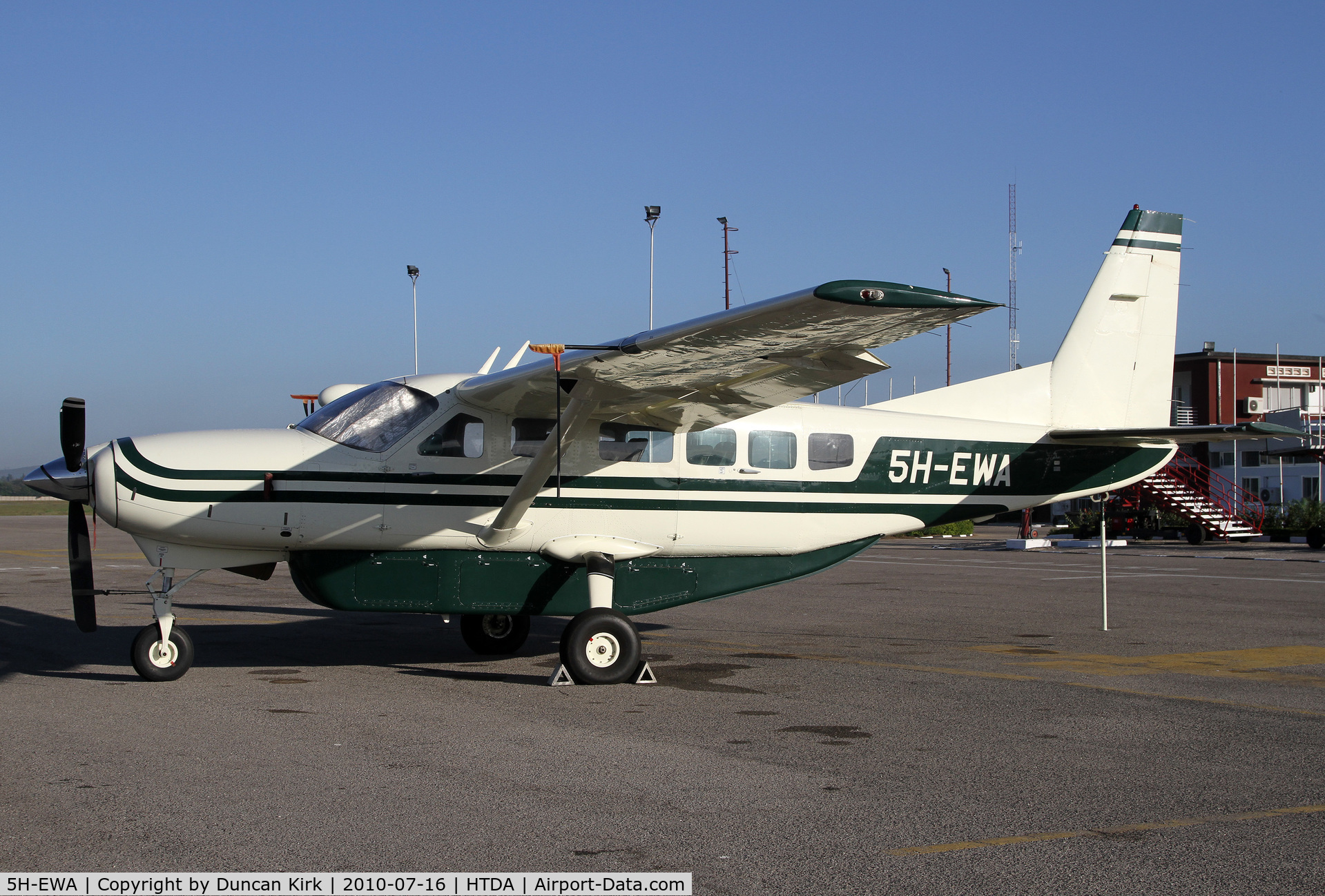 5H-EWA, 1986 Cessna 208B Caravan I C/N 208B0109, Early morning at Dar Es Salaam