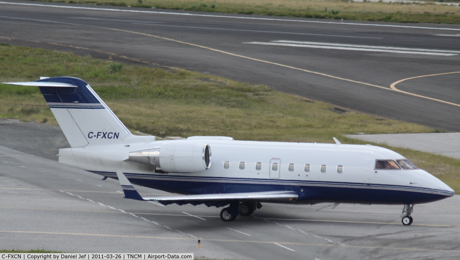 C-FXCN, 2000 Bombardier Challenger 604 (CL-600-2B16) C/N 5474, C-FXCN taxing for take off at TNCM