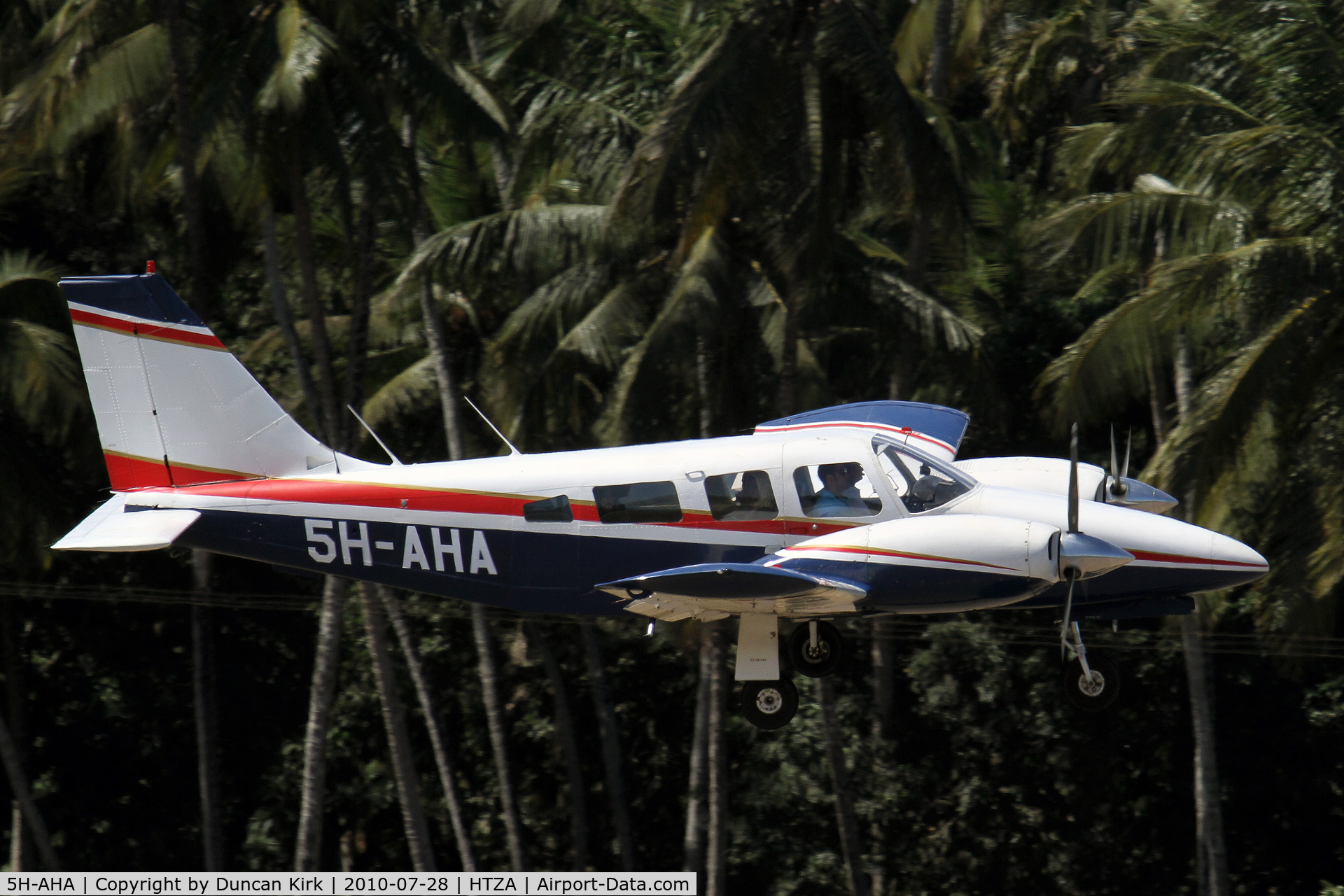 5H-AHA, 1978 Piper PA-34-200T Seneca II C/N 34-7870388, Landing shot at Zanzibar
