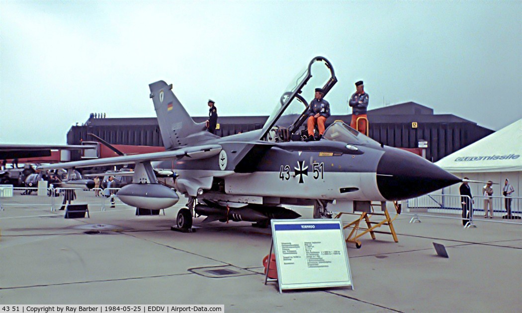 43 51, Panavia Tornado IDS(T) C/N 137/GT027/4051, BAe/Panavia Tornado IDS(T) [GT027] (German Navy) Hannover~D 25/05/1984