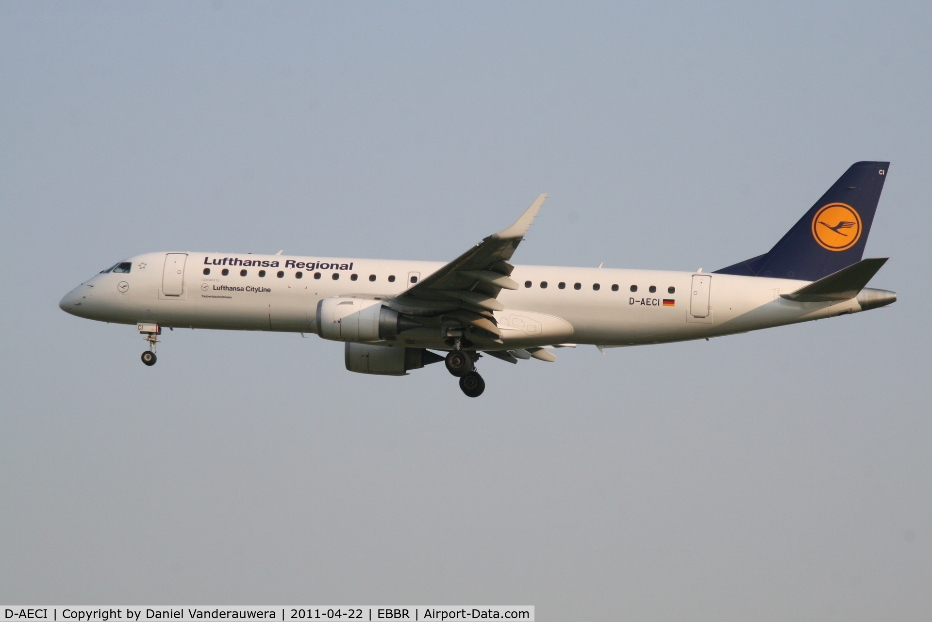 D-AECI, 2010 Embraer 190LR (ERJ-190-100LR) C/N 19000381, Arrival of flight LH1006 to RWY 25L