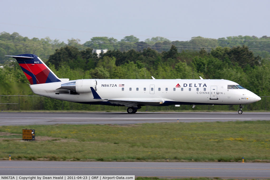 N8672A, 2002 Bombardier CRJ-200 (CL-600-2B19) C/N 7672, Delta Connection (Pinnacle Airlines) N8672A (FLT FLG4062) on takeoff roll on RWY 23 en route to Detroit Metro Wayne County (KDTW).