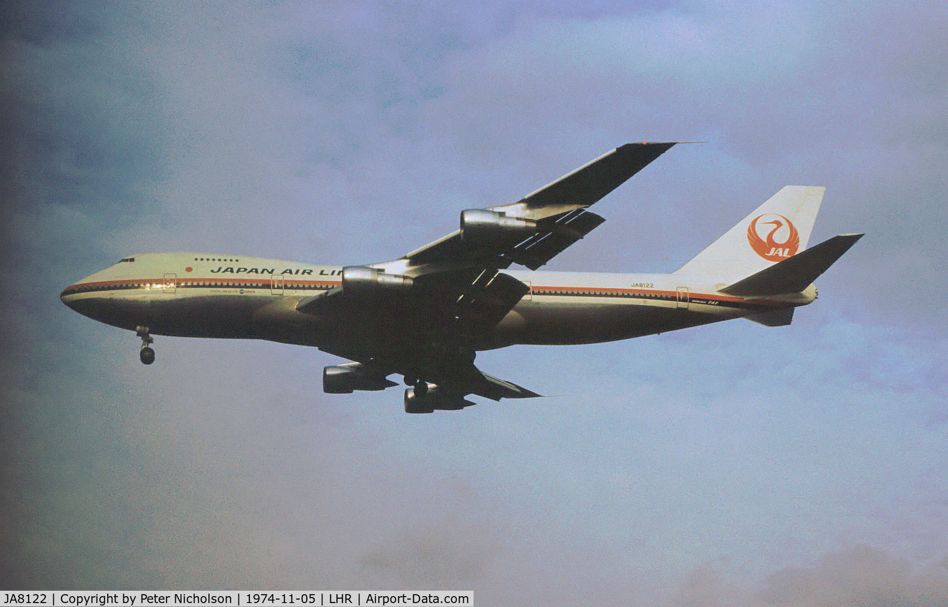 JA8122, 1974 Boeing 747-246B C/N 20924/235, Boeing 747-246 of Japan Air Lines on final approach to London Heathrow in November 1974.