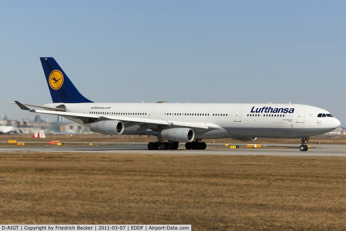 D-AIGT, 1999 Airbus A340-313 C/N 304, departure via RW18W