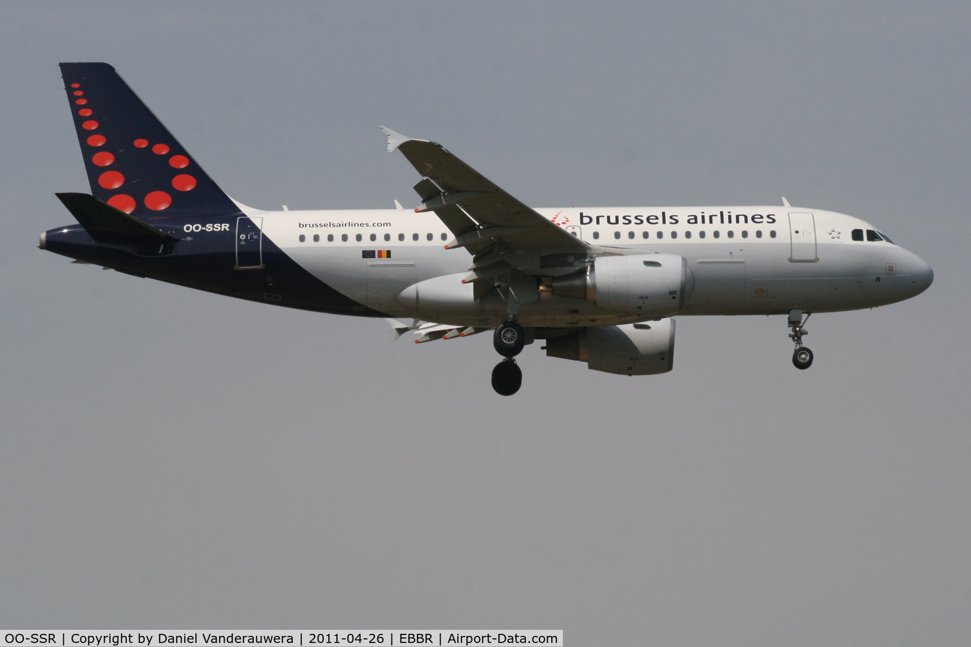 OO-SSR, 2010 Airbus A319-112 C/N 4275, Flight SN3176 is descending to RWY 02