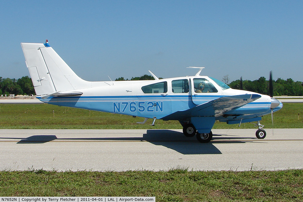 N7652N, 1968 Beech 95-B55 (T42A) Baron C/N TC-1147, 2011 Sun n Fun - Lakeland , Florida