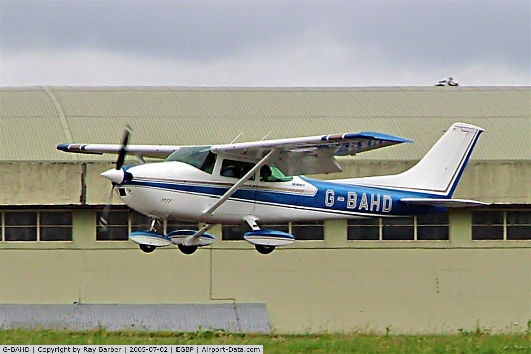 G-BAHD, 1972 Cessna 182P Skylane Skylane C/N 18261501, Cessna 182P Skylane [182-61501] Kemble~G 02/07/2005