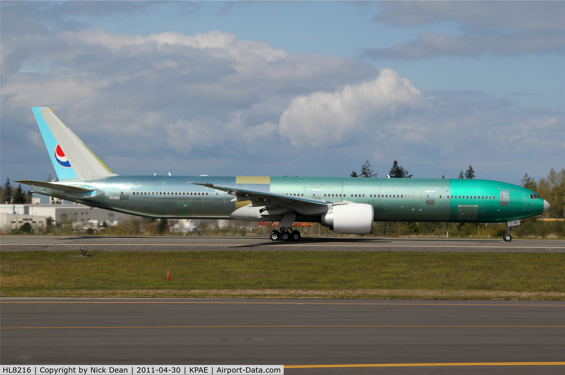 HL8216, 2011 Boeing 777-3B5/ER C/N 37647, KPAE/PAE