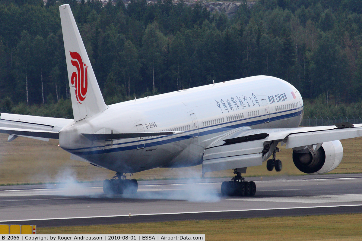 B-2066, 2000 Boeing 777-2J6 C/N 29745, CA911 PEK-ARN