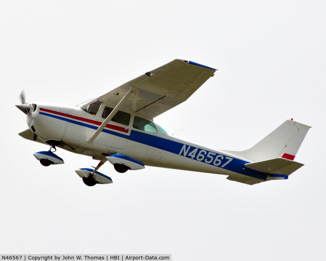 N46567, 1968 Cessna 172K Skyhawk C/N 17257355, Departing runway 21