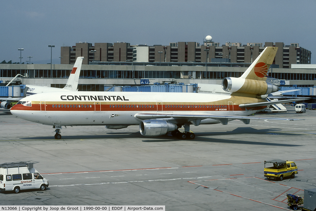 N13066, 1979 McDonnell Douglas DC-10-30 C/N 46591, Continental Airlines in old colours