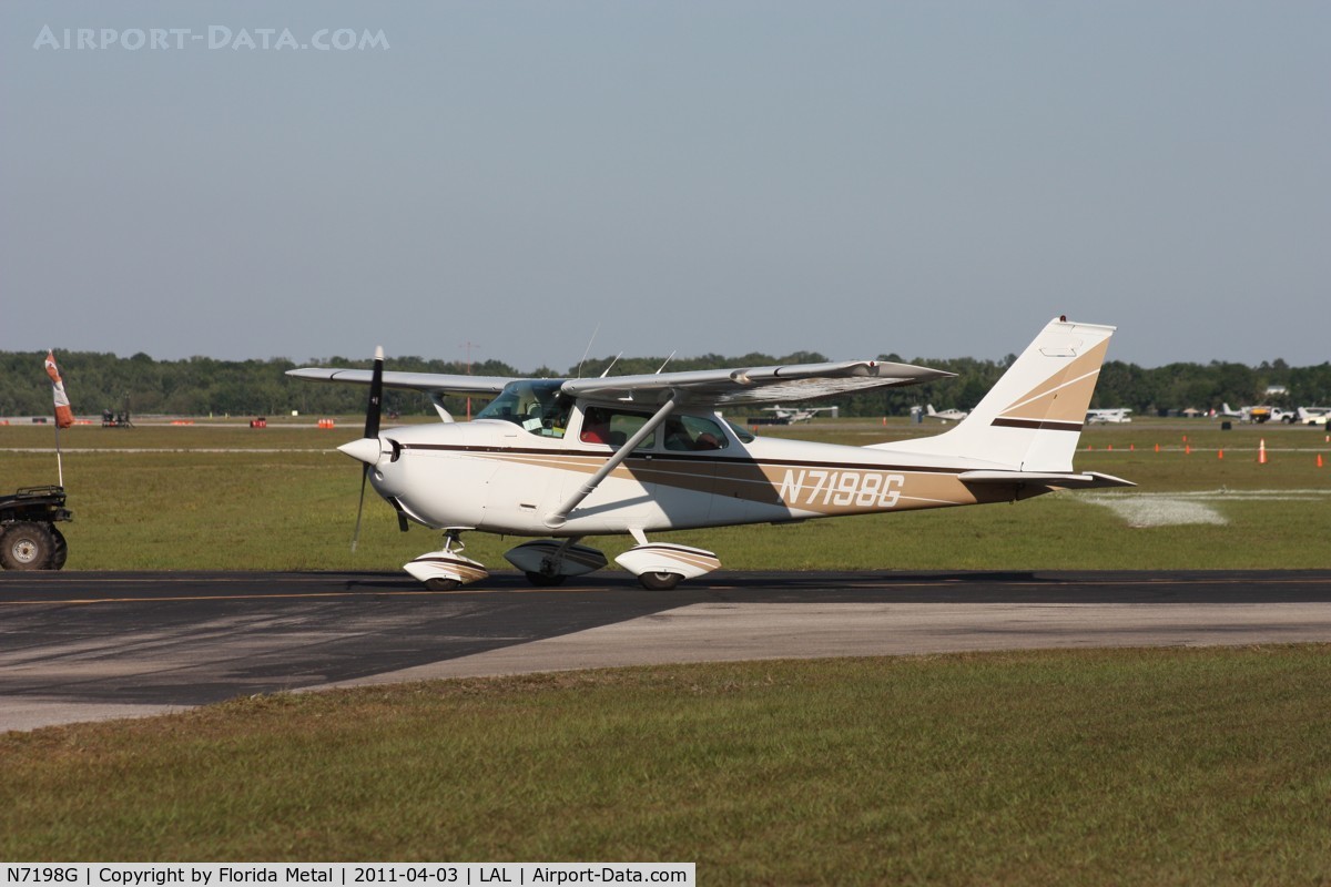 N7198G, 1969 Cessna 172K Skyhawk C/N 17258898, C172K