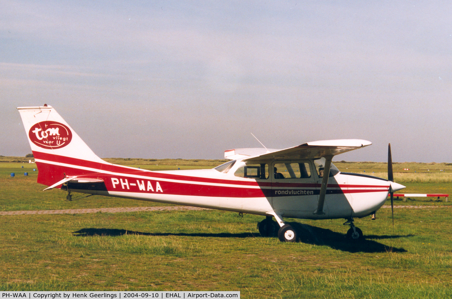 PH-WAA, Reims F172L Skyhawk C/N 0818, Ballum Airport , Ameland