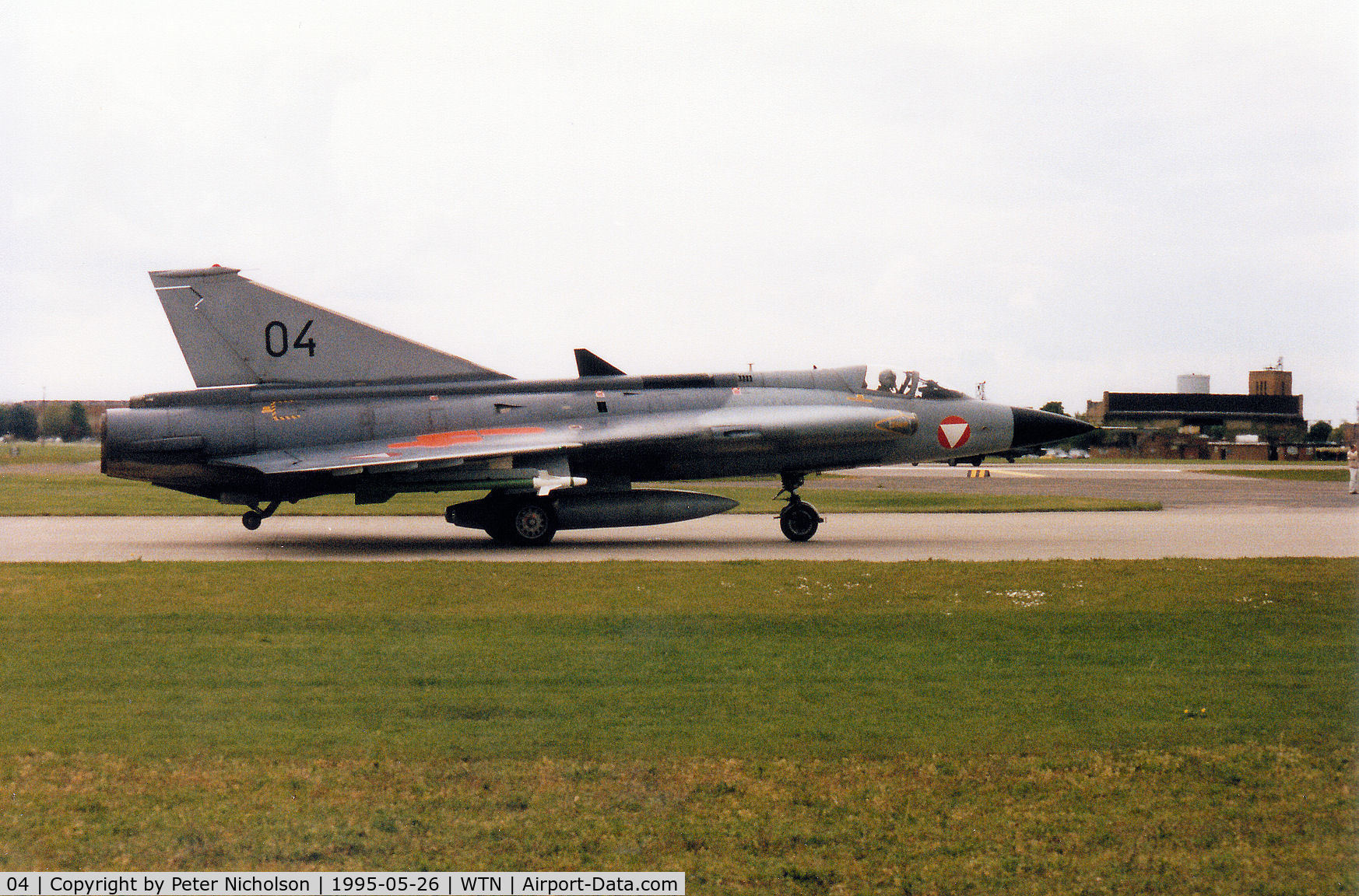 04, Saab J-35Oe MkII Draken C/N 35-1404, Saab Draken of the Austrian Air Force on detachment to RAF Waddington in May 1995 taxying to the active runway.