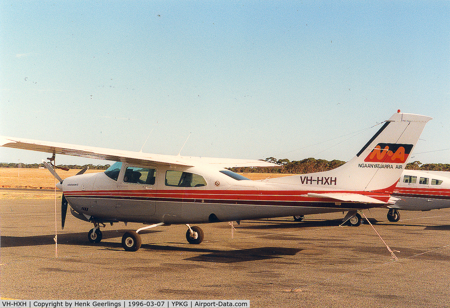 VH-HXH, Cessna 210N Centurion C/N 21063847, Ngaanyatjarra Air