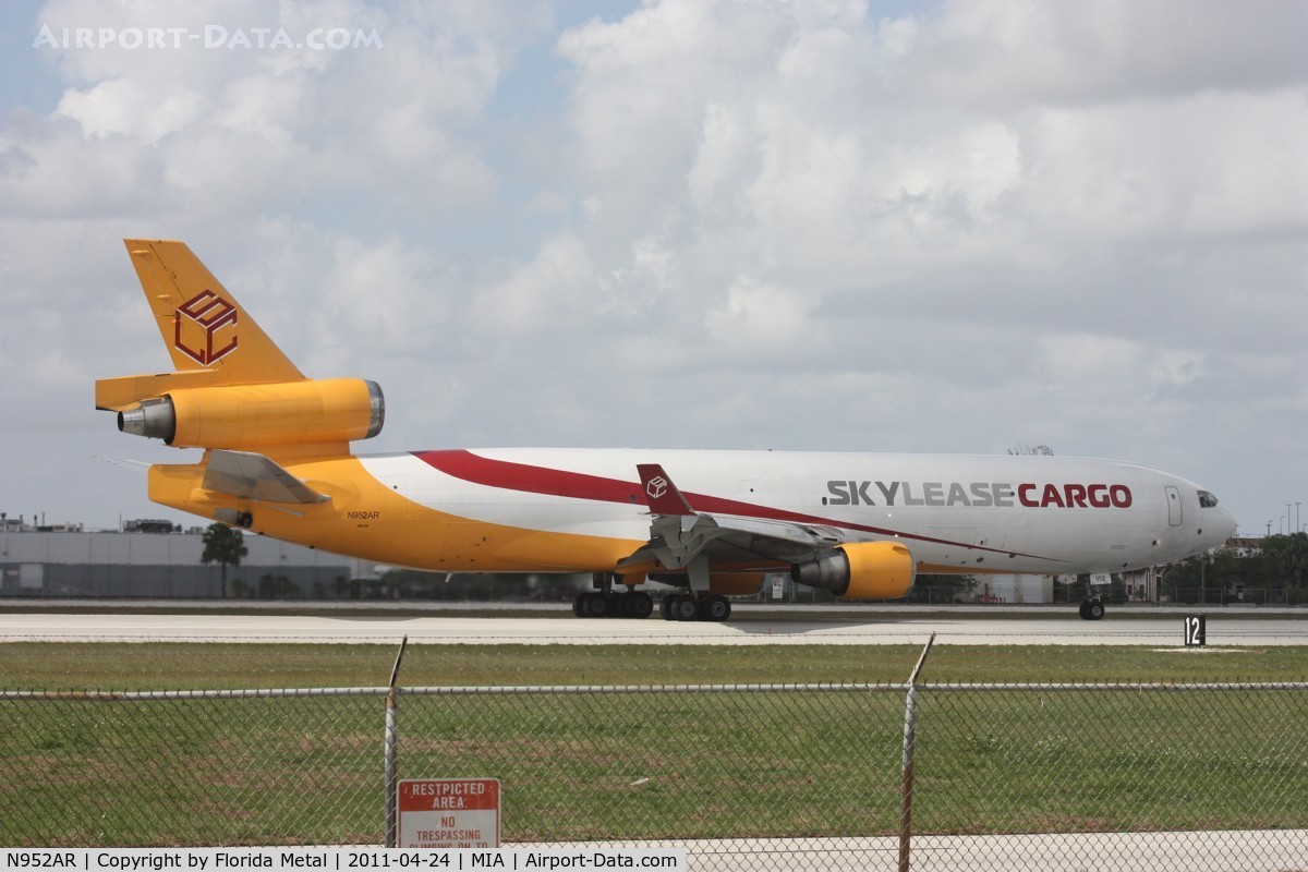 N952AR, 1992 McDonnell Douglas MD-11F C/N 48497, Sky Lease Cargo MD-11F