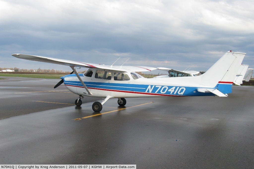 N7041Q, 1971 Cessna 172L C/N 17260341, Cessna 172L Skyhawk giving Young Eagle rides.