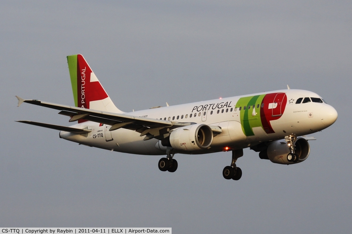 CS-TTQ, 1996 Airbus A319-111 C/N 629, Arrival with the last daylight on it