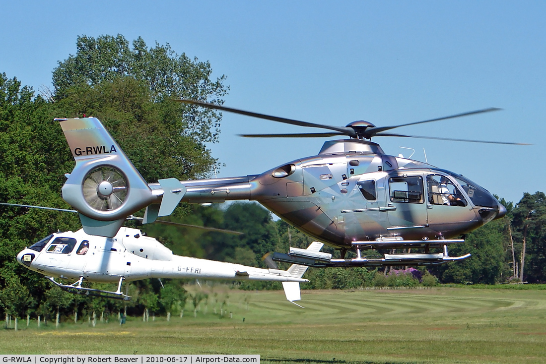 G-RWLA, 2007 Eurocopter EC-135T-2+ C/N 0635, Eurocopter EC135T-2+ at Ascot Racecourse Heliport