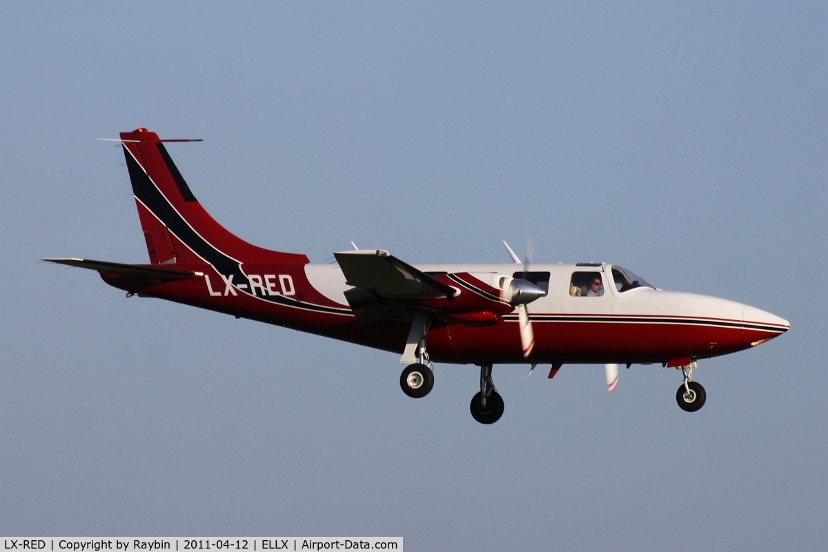 LX-RED, 1981 Piper Aerostar 602P C/N 62P08728165010, LX-RED, is as red as his reg says