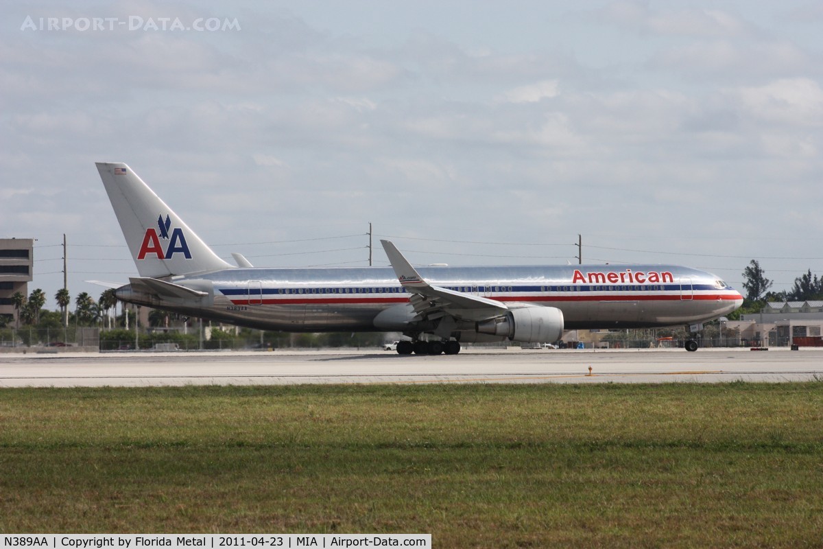 N389AA, 1994 Boeing 767-323 C/N 27449, American 767-300