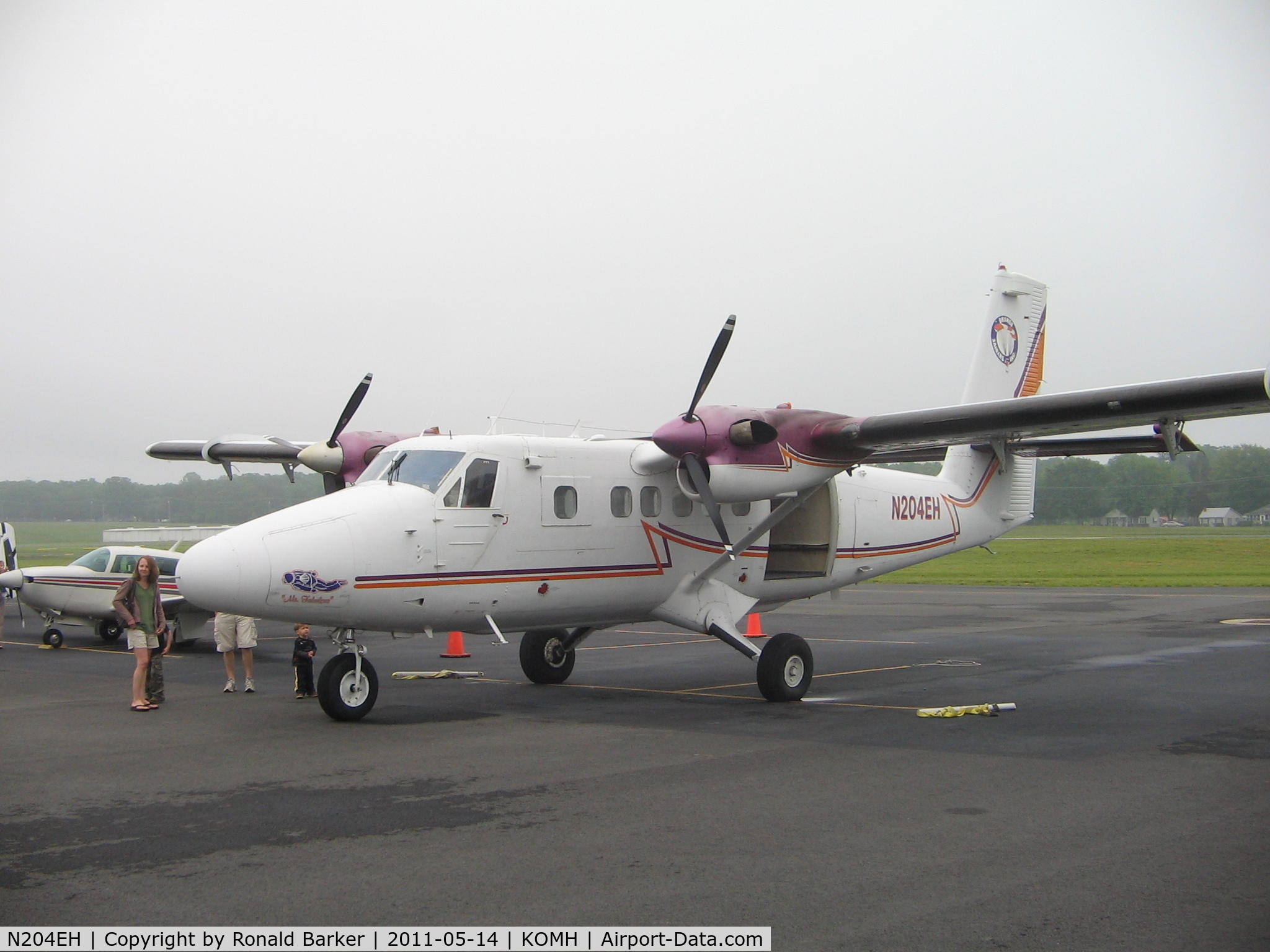 N204EH, 1967 De Havilland Canada DHC-6 Twin Otter C/N 61, Orange County Airport Day