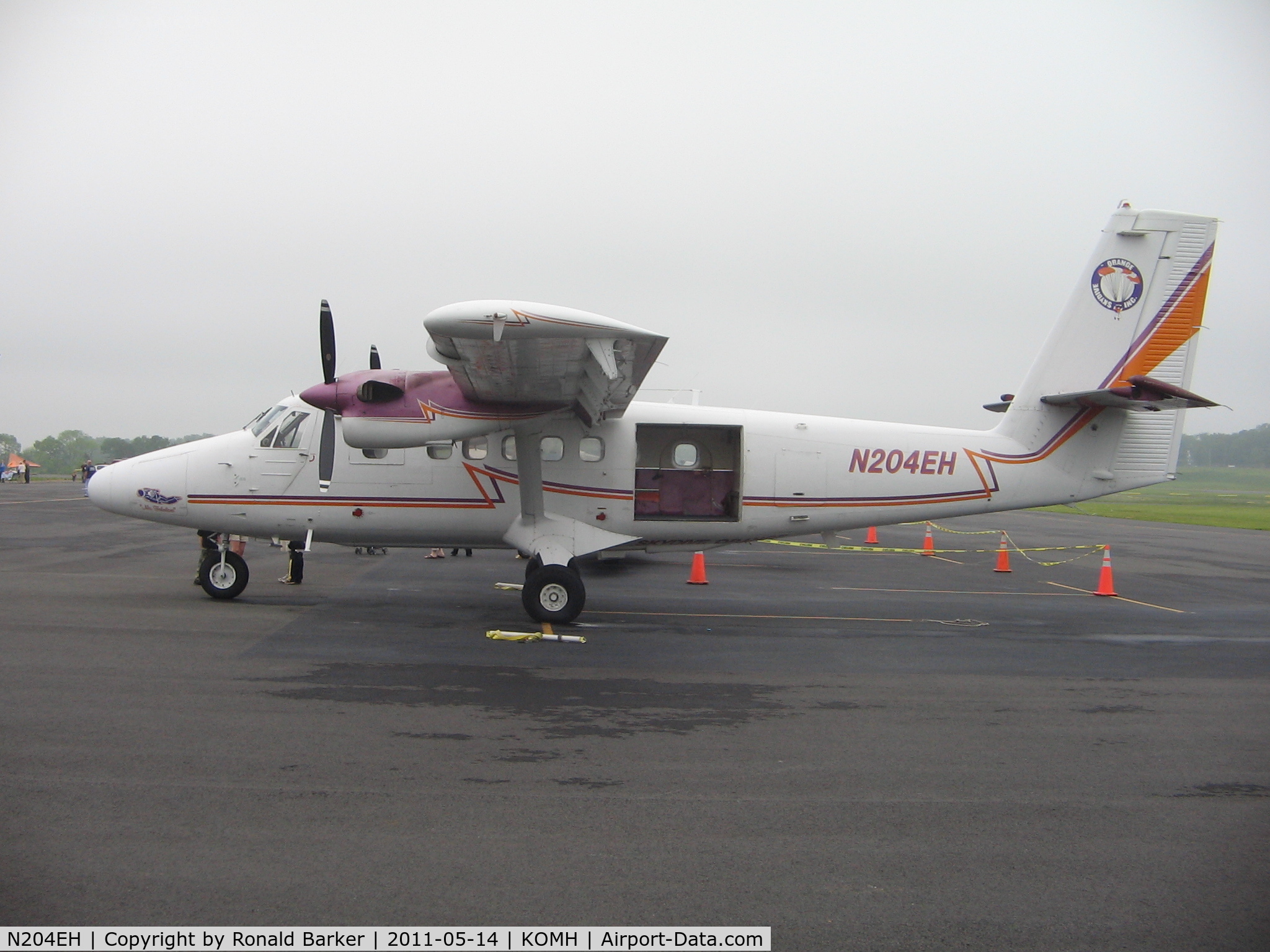 N204EH, 1967 De Havilland Canada DHC-6 Twin Otter C/N 61, Orange County Airport Day