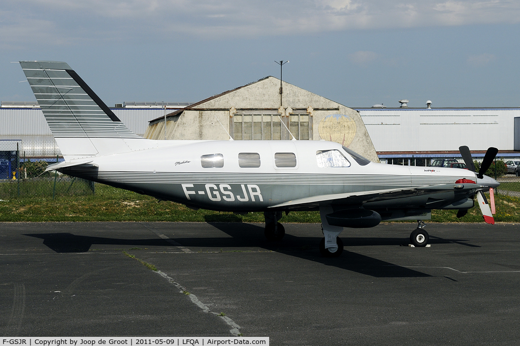 F-GSJR, Piper PA-46-350P Malibu Mirage C/N 4636112, parked at Prunay