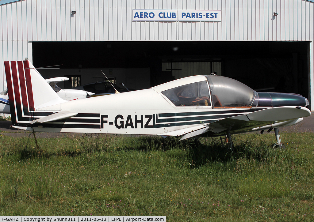 F-GAHZ, 1977 Robin HR-200-100 Club C/N 103, Parked without propeller...
