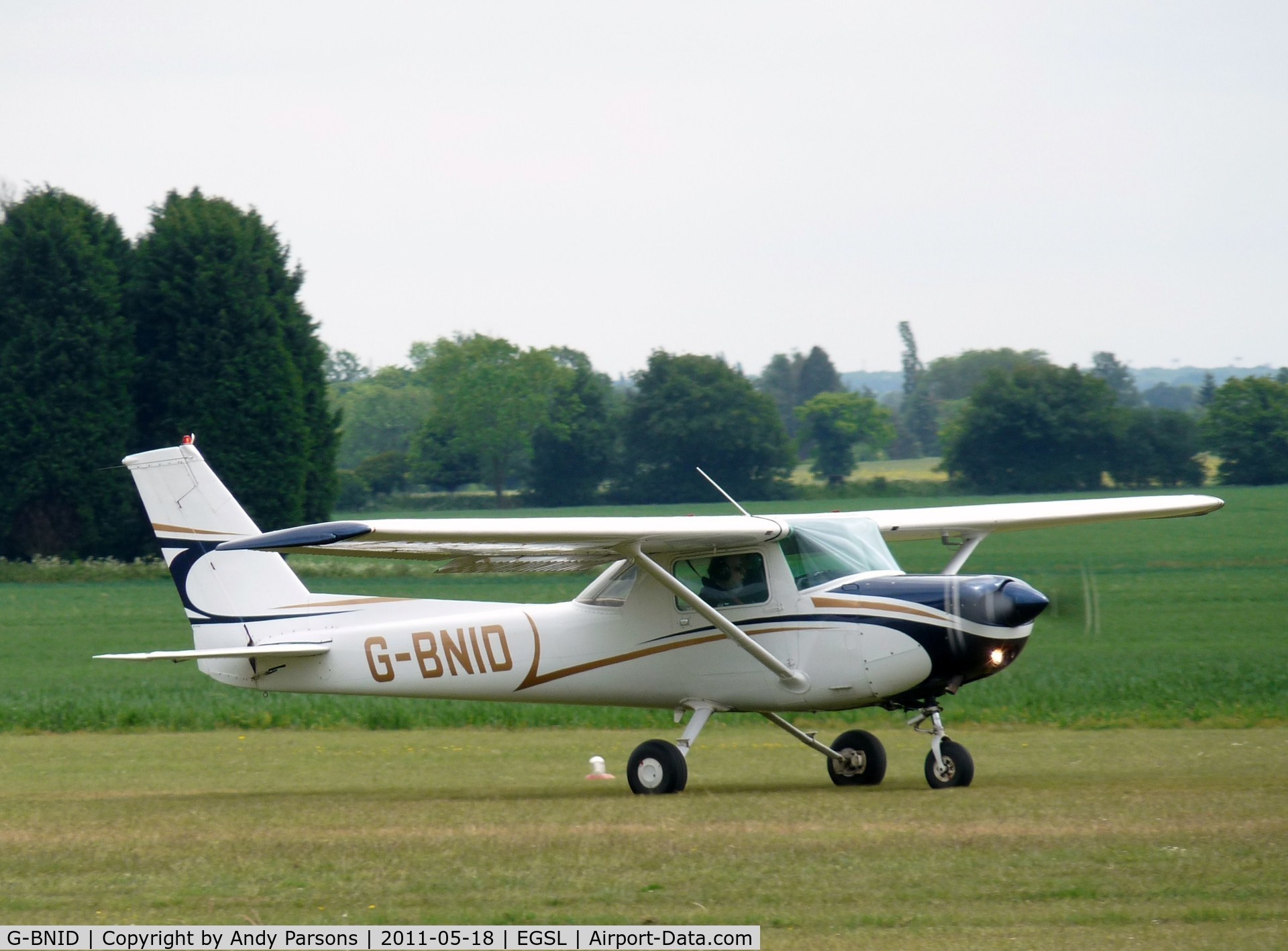 G-BNID, 1981 Cessna 152 C/N 152-84931, Taking off from Andrewsfield