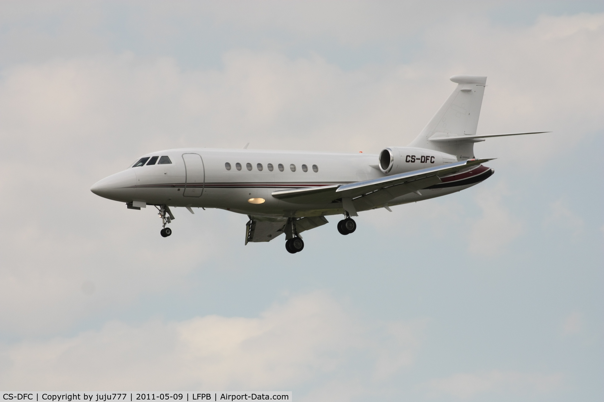 CS-DFC, 2001 Dassault Falcon 2000 C/N 148, on transit at Le Bourget