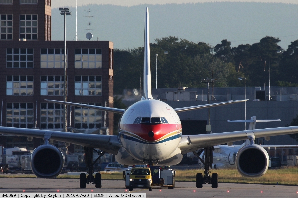 B-6099, 2008 Airbus A330-243 C/N 916, On the way to his parking position