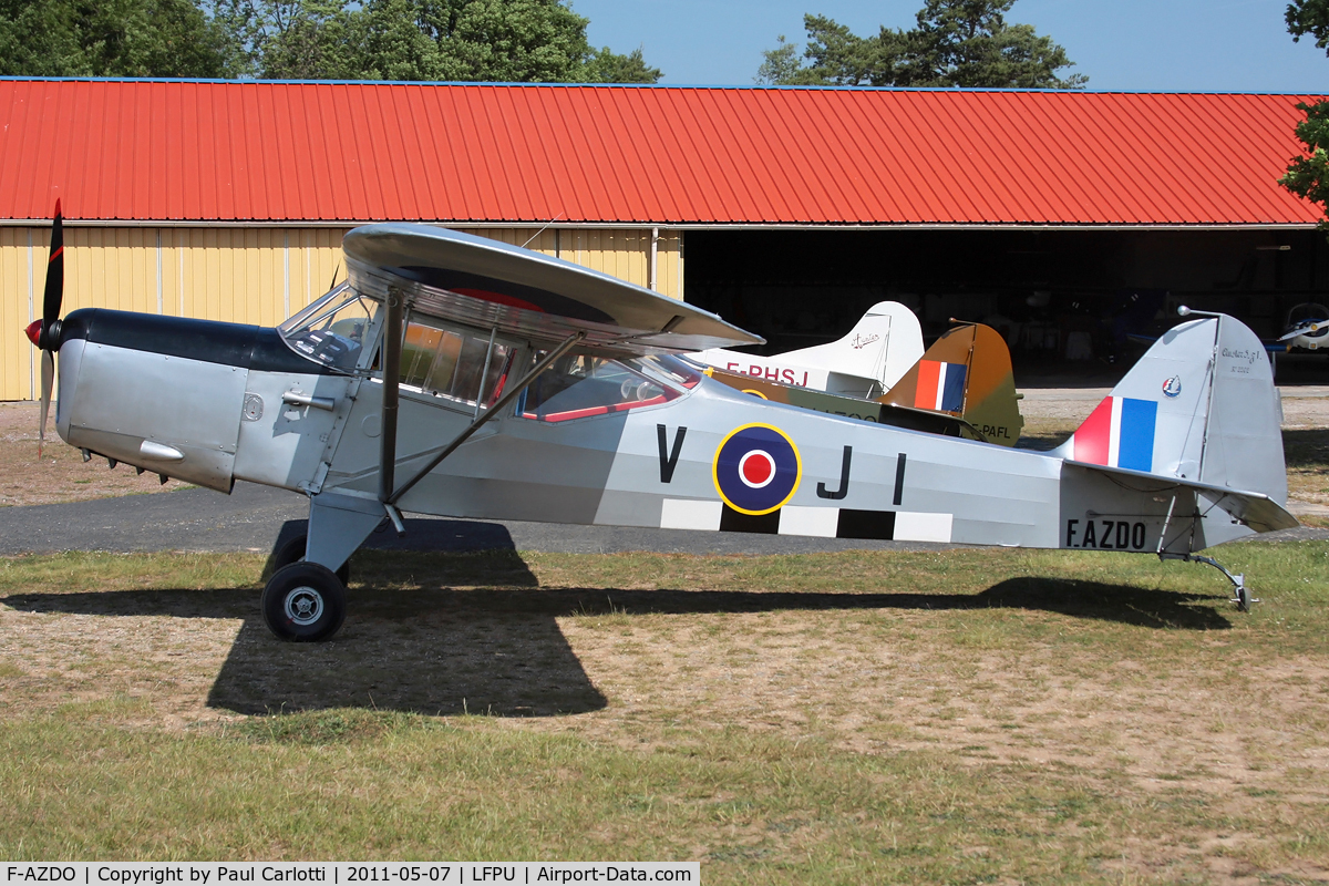 F-AZDO, 1946 Auster J-1 Autocrat C/N 2202, The third Auster V-J1 sitting side by side with 2 others.