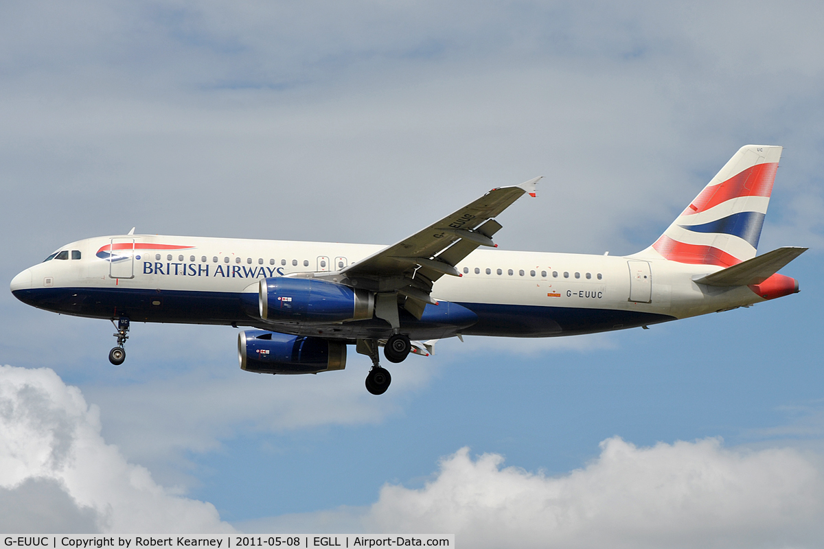 G-EUUC, 2001 Airbus A320-232 C/N 1696, On approach to r/w 27L