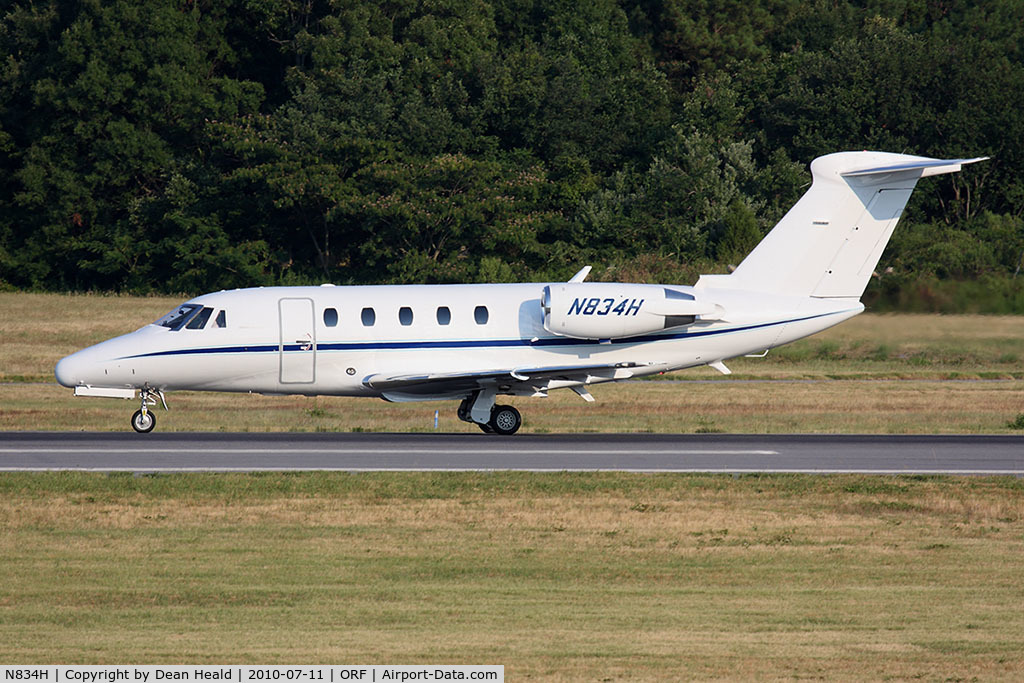N834H, 1989 Cessna 650 C/N 650-0177, Hillenbrand Inc's 1989 Cessna 650 Citation III N834H rolling out on RWY 5 after landing.