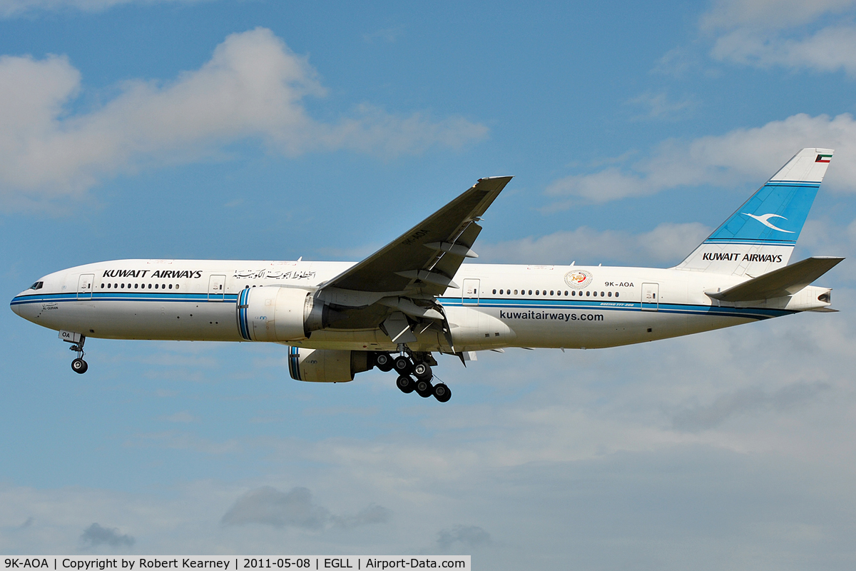9K-AOA, 1998 Boeing 777-269/ER C/N 28743, Approaching r/w 27L