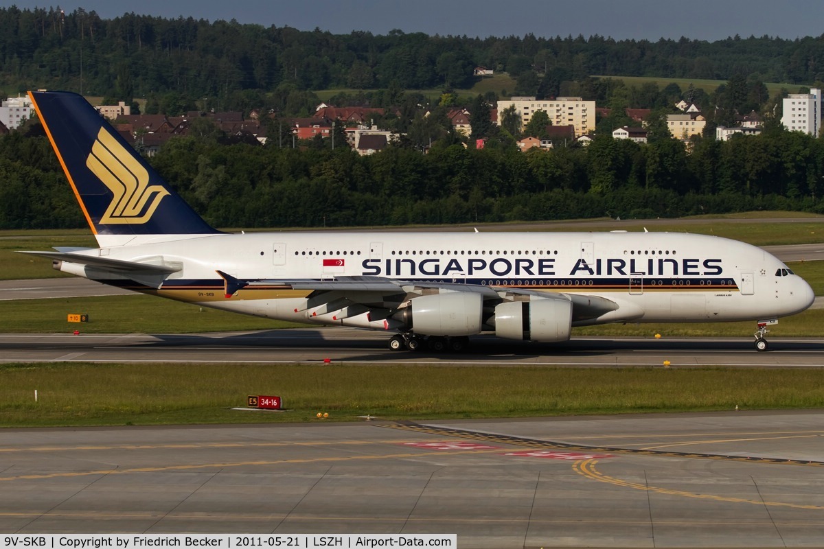 9V-SKB, 2006 Airbus A380-841 C/N 005, decelerating after touchdown