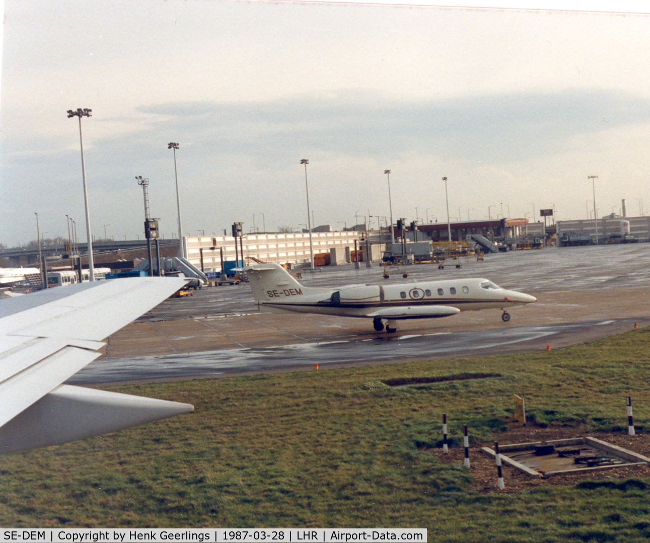 SE-DEM, Gates Learjet 35A C/N 35A-317, Basair. Photo taken o/b flt LHR-AMS