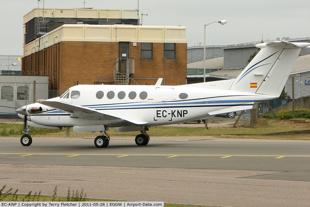 EC-KNP, 1979 Beech 200 C/N BB-561, 1979 Beech Super King Air 200, c/n: BB-561 at Luton