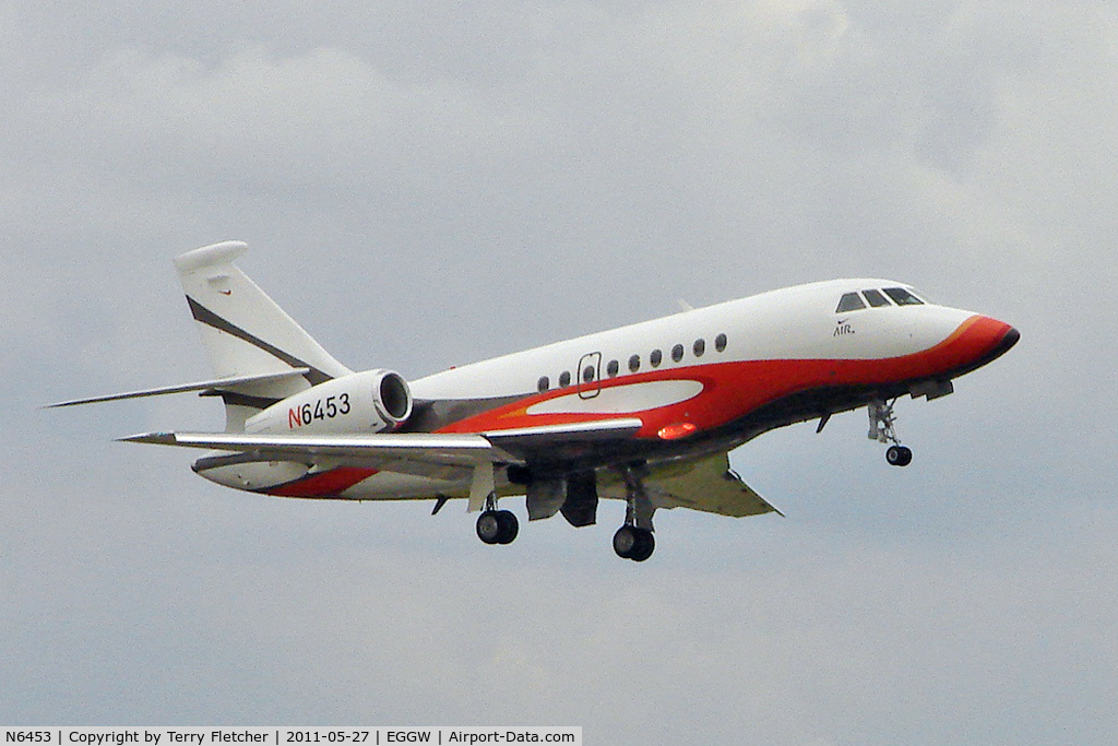 N6453, 2004 Dassault Falcon 2000EX C/N 26, Nike's 2004 Dassault FALCON 2000EX, c/n: 26 lifting off out of Luton